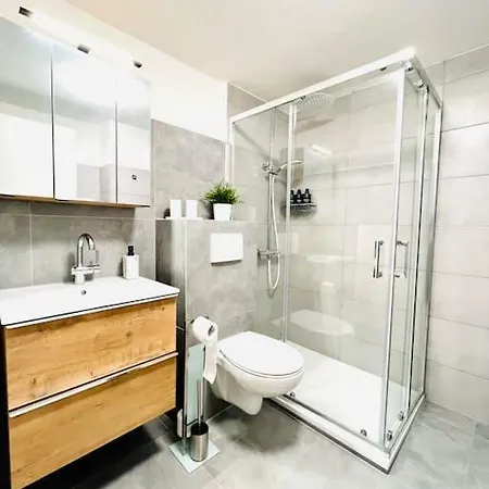 Fruehlingsaktion Moderne 2-zimmer Im Stadtzentrum Mit Parkplatz Apartament *