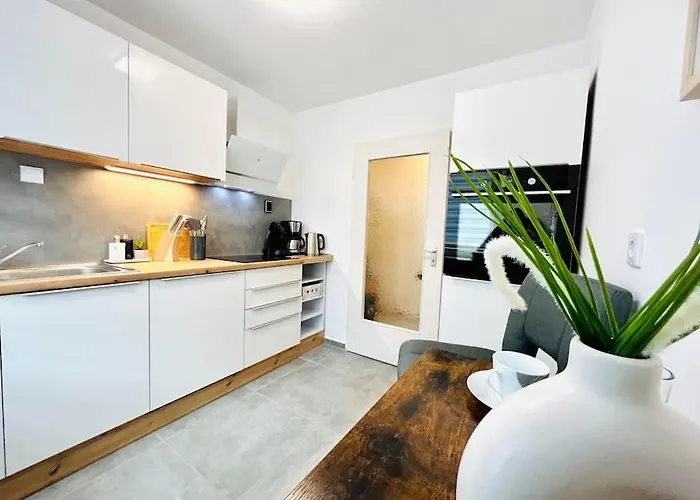 Daire Herbstaktion Moderne 2-zimmer Im Stadtzentrum Mit Parkplatz