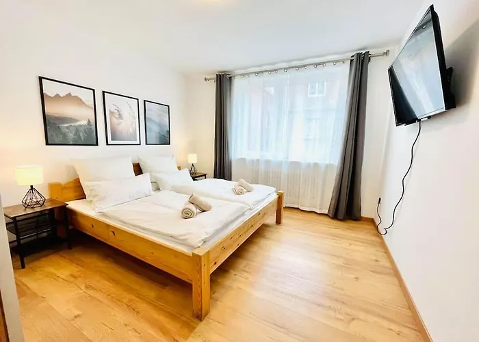 Herbstaktion Moderne 2-zimmer Im Stadtzentrum Mit Parkplatz Daire *