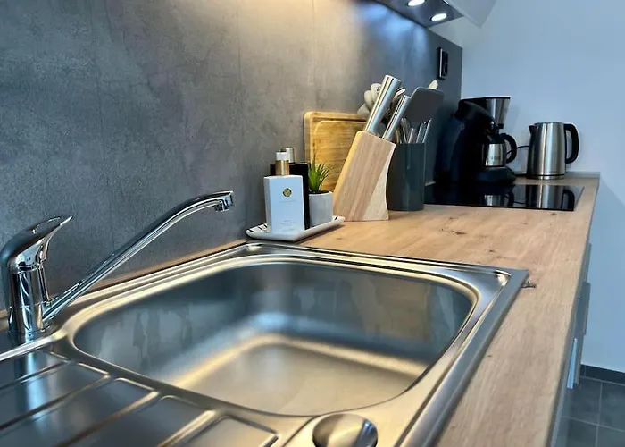 Daire Herbstaktion Moderne 2-zimmer Im Stadtzentrum Mit Parkplatz