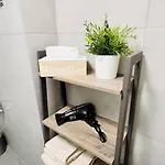 Fruehlingsaktion Moderne 2-zimmer Im Stadtzentrum Mit Parkplatz Lejlighed *