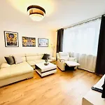 Fruehlingsaktion Moderne 2-zimmer Im Stadtzentrum Mit Parkplatz