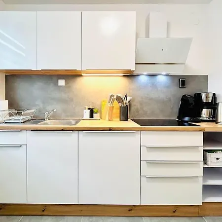 Fruehlingsaktion Moderne 2-zimmer Im Stadtzentrum Mit Parkplatz *